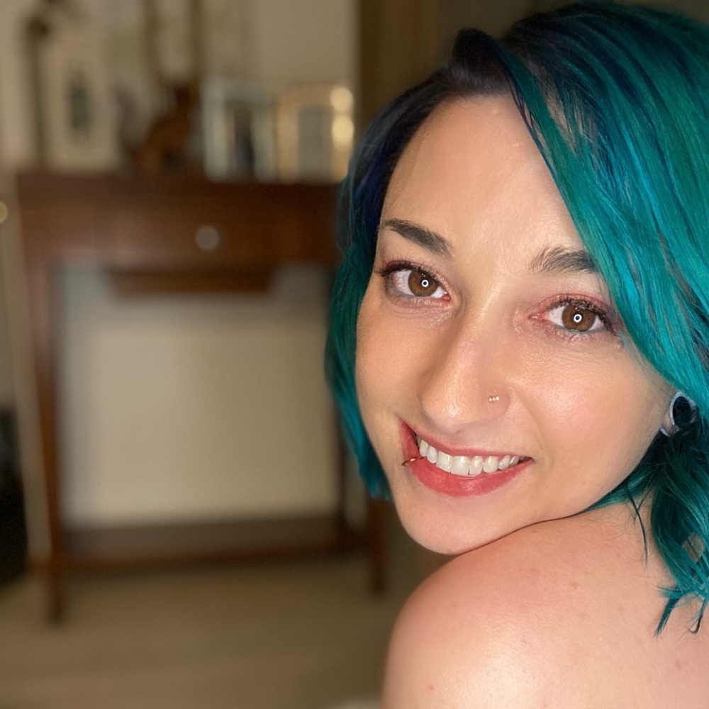 Meet your Posher, Alicia